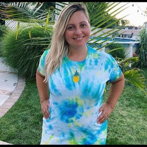 Pineapple tye dye tee